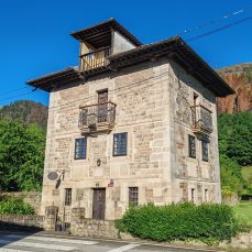 Casona neoclásica (Renedo)