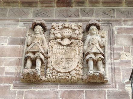 Escudo - Palacio de Mier (Carmona)