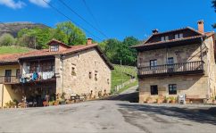 Casas barrio La Mahilla (Selores)