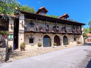 Casona de La Herrán (Terán)