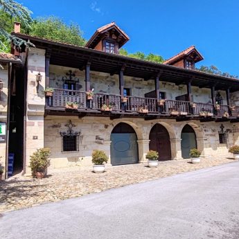 Casona de La Herrán (Terán)