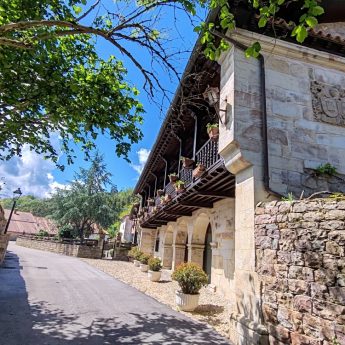 Casona de La Herrán (Terán)