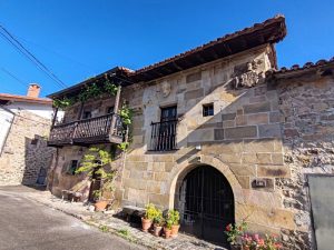 Hilera junto al Palacio Rubín de Celis (Renedo)