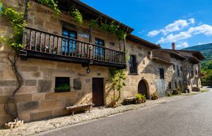 Hilera junto al Palacio Rubín de Celis (Renedo)
