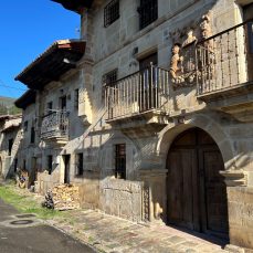 Hilera junto al Palacio Rubín de Celis (Renedo)