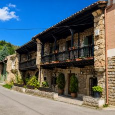 Hilera con torre medieval (Terán)