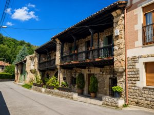 Hilera con torre medieval (Terán)