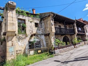 Hilera con torre medieval (Terán)