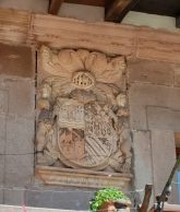 Escudo - Casona de los Mier, Cossío, Calderón y Terán (Carmona)