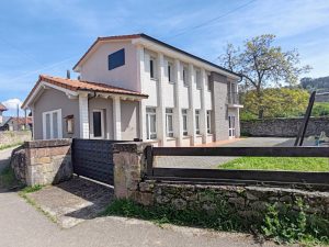 Antiguas escuelas (Sopeña)