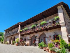 Hilera de casonas de la calle del Sol (Carmona)