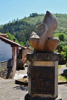 Monumento homenaje a "Amado el de Carmona" (Carmona)