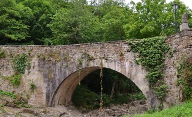 Puente sobre el río Argoza (Barcena Mayor)