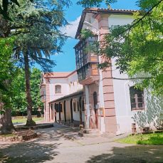 Centro escolar Manuel Llano (Terán)
