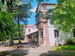 Centro escolar Manuel Llano (Terán)
