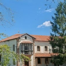 Centro escolar Manuel Llano (Terán)