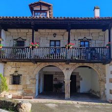 Casona de Gómez y Terán (Renedo)