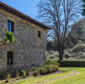 Casona barroca (Riaño de Ibio)