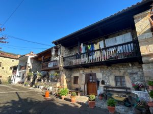 Hilera con casa pajareta (Renedo)