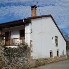 Casa con solana (Riaño de Ibio)