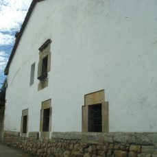 Casa con solana (Riaño de Ibio)