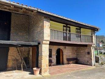 Casa con arco (Sierra de Ibio)