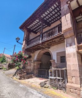 Casa con arco (San Pedro)