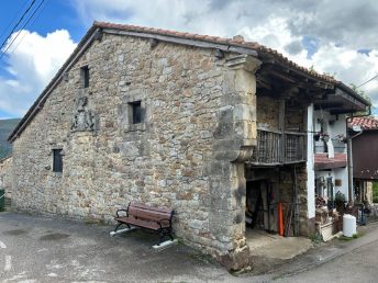 Casa de los Perros (Los Tojos)