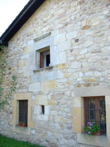 Ventana gótica - Casa llana Bustamante (Herrera de Ibio)