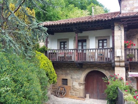 Casona de la Corralada (Saja)