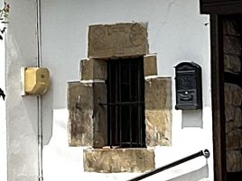 Hilera de casas de la carretera (Los Tojos)