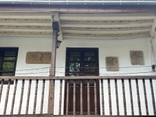 Hilera de casas en la calle de la Iglesia