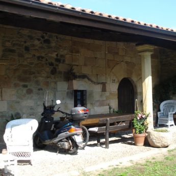 Hilera de casas llanas (Mazcuerras)