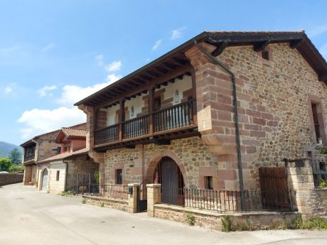 Hilera de casonas (Cos)