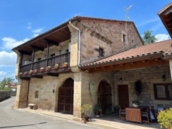 Hilera de casonas (Cos)