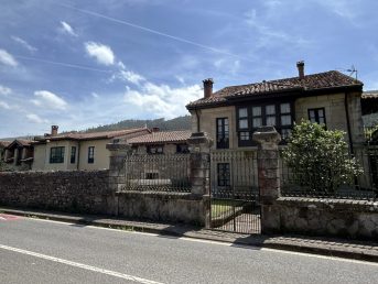 Hilera de casonas (Cos)