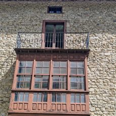 Detalle balcón - La Casona (Fresneda)