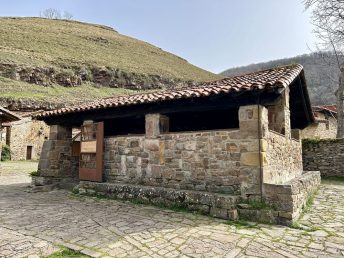 Lavadero (Bárcena Mayor)