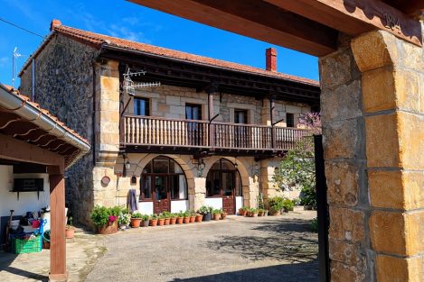 Casa con dos Arcos (Villanueva de la Peña)