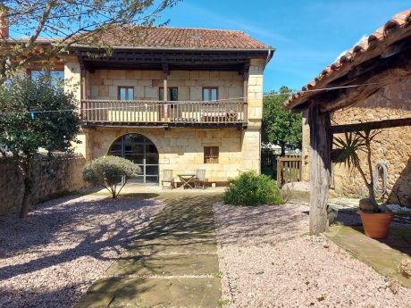 Casona (Villanueva de la Peña)