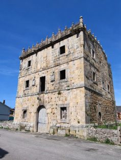 Torre de Hoyos (Villanueva de la Peña)